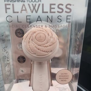 Finishing touch Flawless face cleanser and massager.